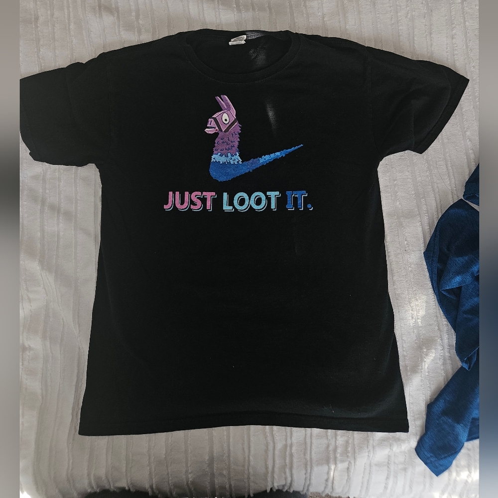 Kids black short sleeve 'Just Loot It' shirt